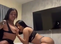 Dominicana Mami Kim en porno Lésbico Con Aidelis Estrella