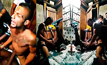 El tipo singando con su negra y los dominicanos grabando😂