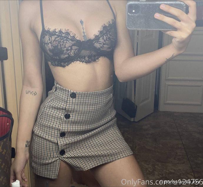 Cuerpo natural delgado en fotos íntimas - Foto 235957