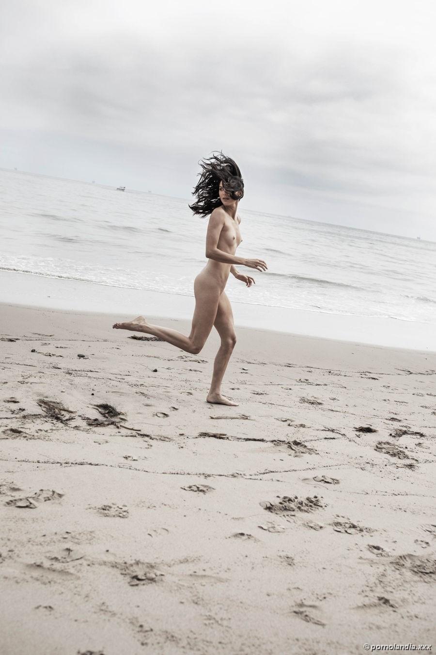 Kylie Jenner desnuda en fotos exclusivas - Foto 215474