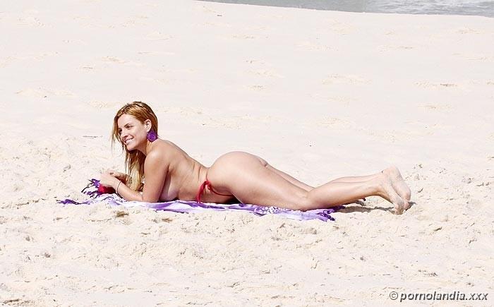Fernanda Abraão de Bíquini en la playa de Carioca - Foto 172795