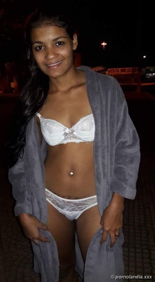 Esther Tigress desnuda en la calle - Foto 126401