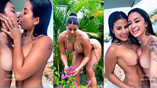 Steffy Moreno y Karol Rosado dandose rico besos y abrazos