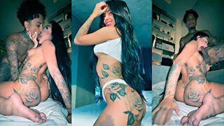 La puta de Mirella MC con un tapon anal y mamando guebo