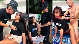 El tipo solo finge ayudarla pero solo quiere singar a Angela Fox