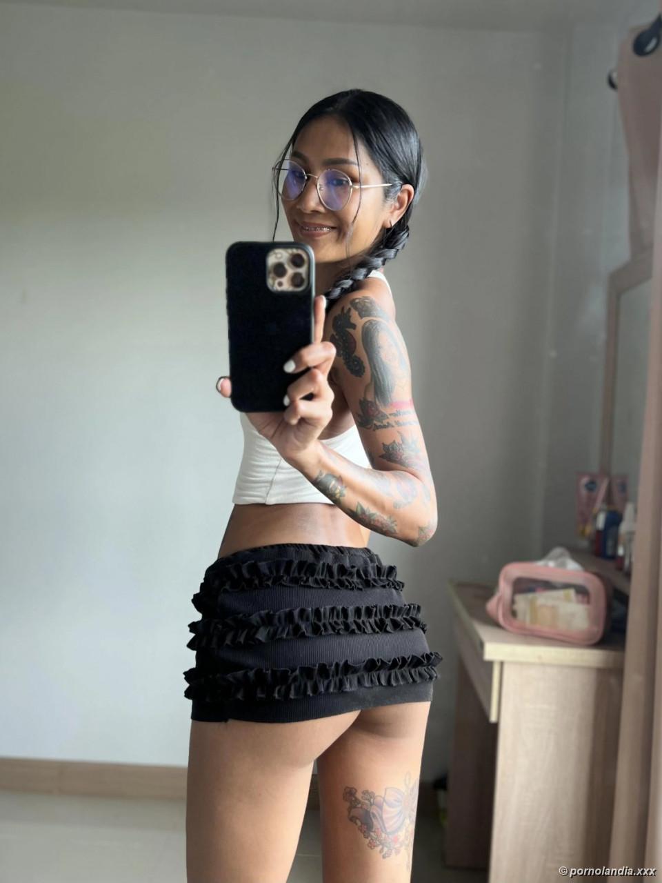 Magrela de Tailandia sensualizando con el cuerpo natural - Foto 248598