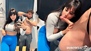 La española Pamsnusnu en una tienda de ropa mamando guebo