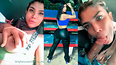 La Mami Gold mamando guebo mientras la esperan en la sala