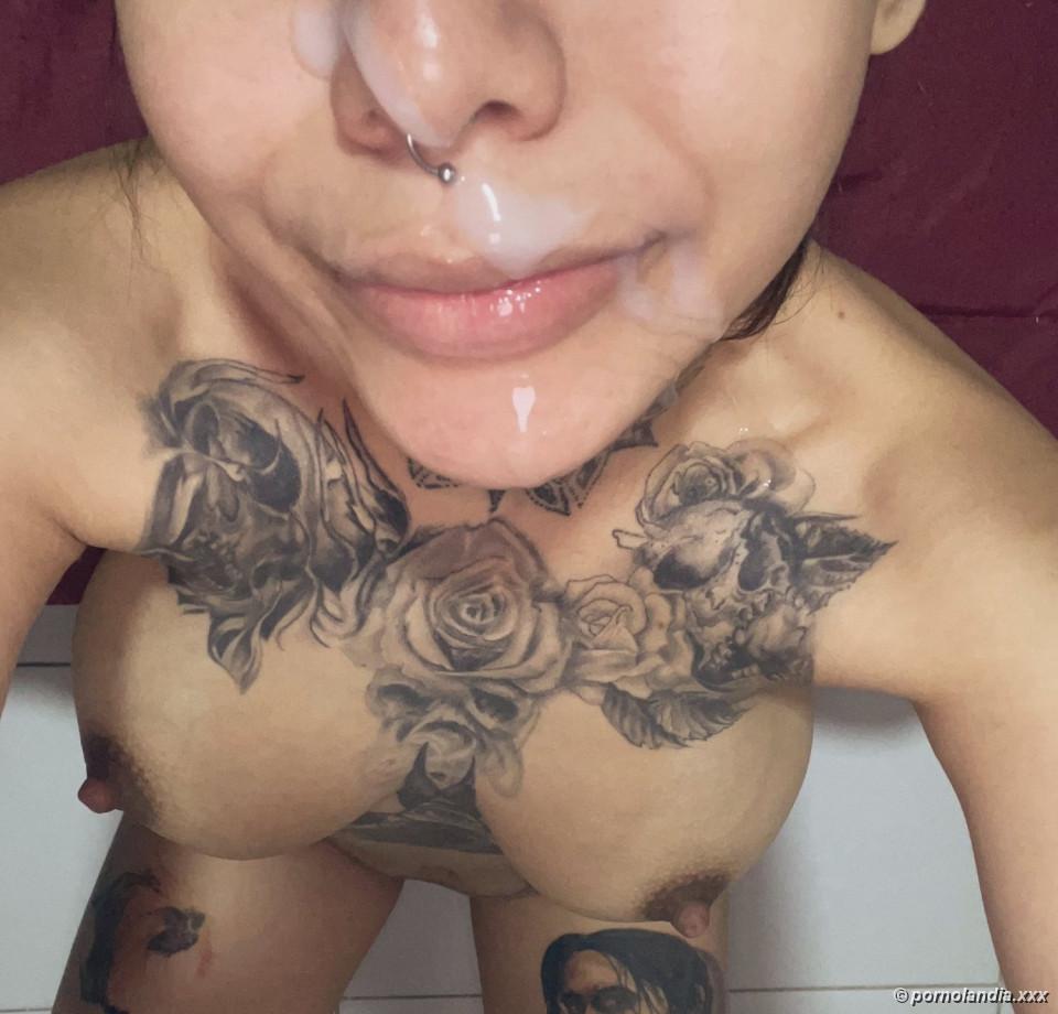 Tatuada en su erome tomo fotos de su delicioso cuerpo - Foto 249750