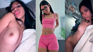 La puta dominicana Ashley con una tremenda adicción a las pajas