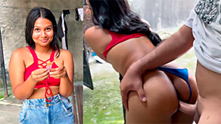 Le ofrece dinero a la vecina para que se lo deje meter en cuatro