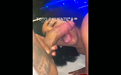 La Dominicana Angie de sabana de la mar chupando un tremendo guebo